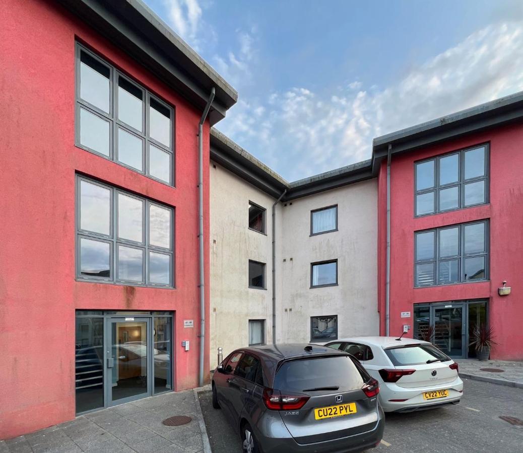 Retro Seaside Apt With Patio Apartment Swansea Exterior foto