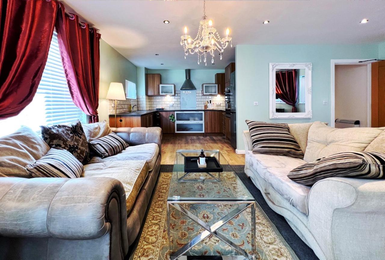 Retro Seaside Apt With Patio Apartment Swansea Exterior foto